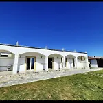 Garden Villa *
