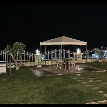Garden Villa *