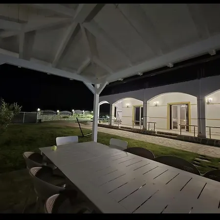 Garden Villa *