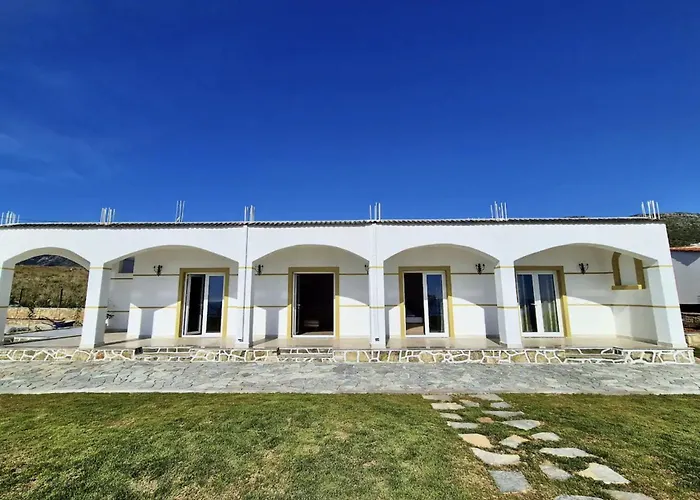 Garden Himarë