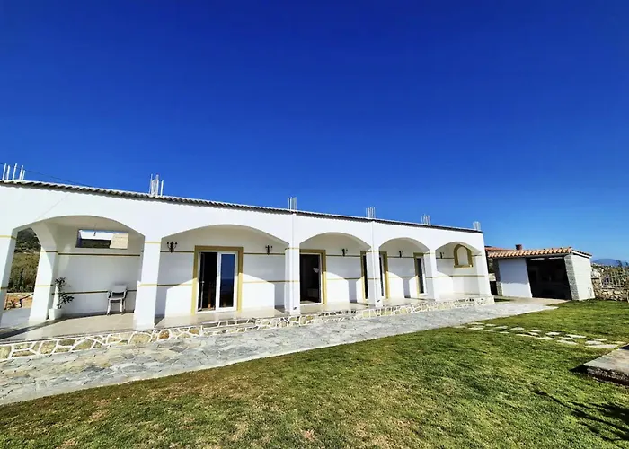 Garden Villa *