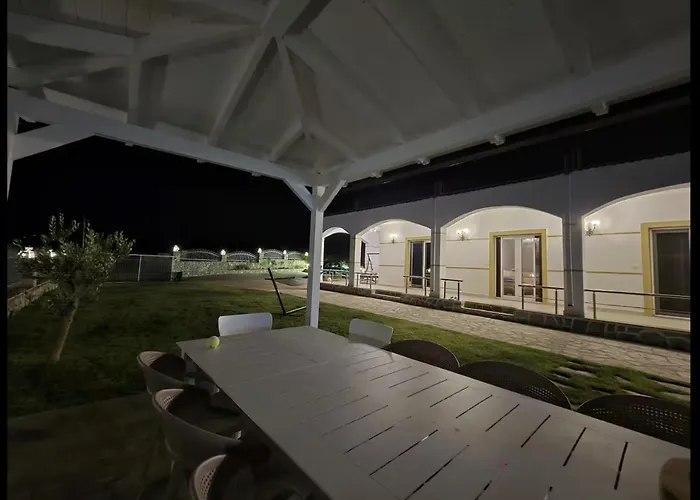 Garden Villa *